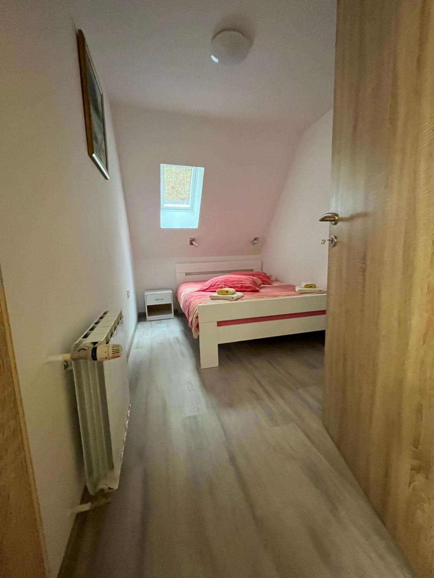Apartmaji In Sobe Cuder Soca Phòng bức ảnh
