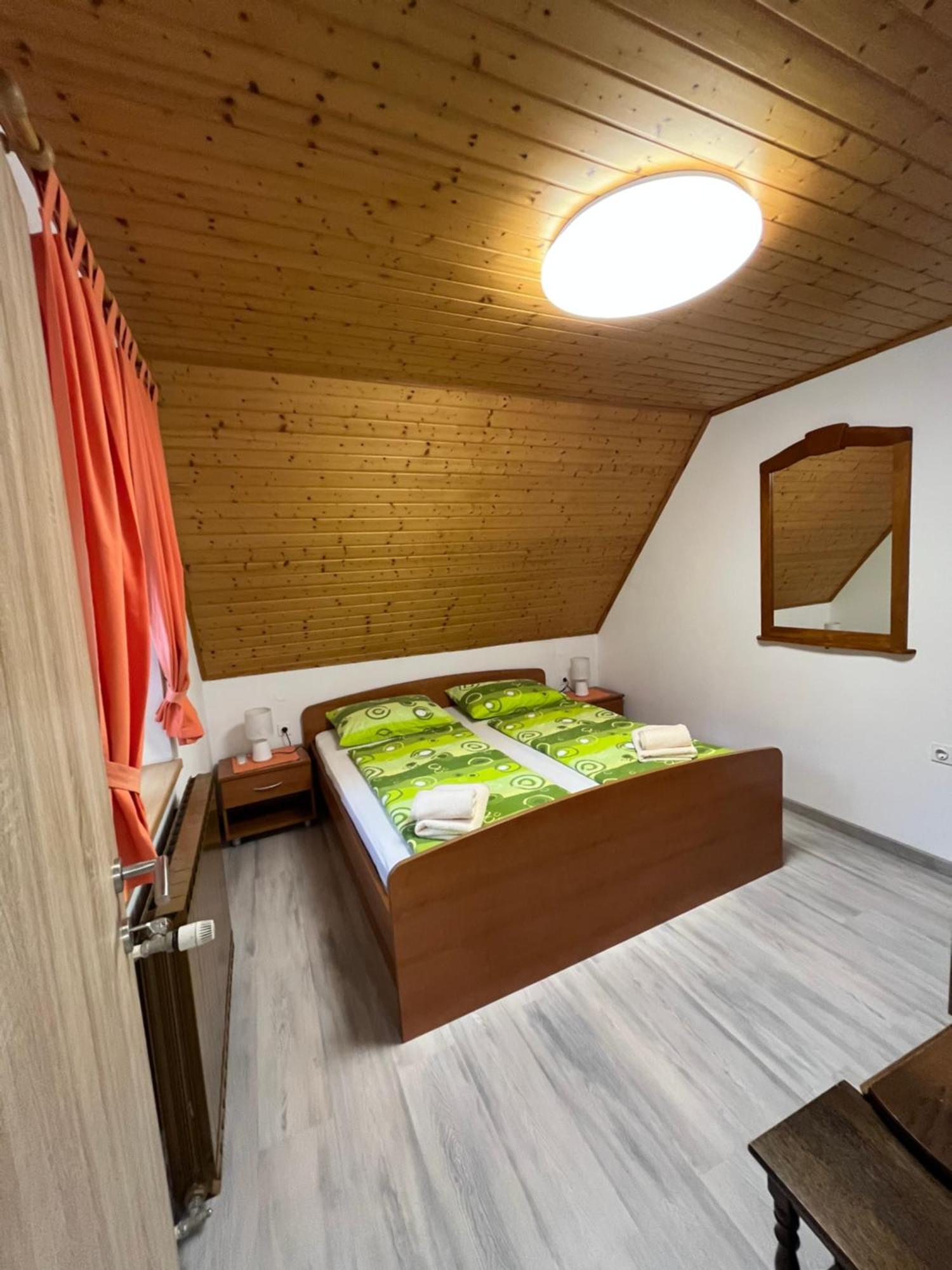 Apartmaji In Sobe Cuder Soca Phòng bức ảnh